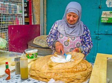 Gözleme pişirme