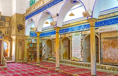 Al-Jazzar Camii'nin taş sütunları