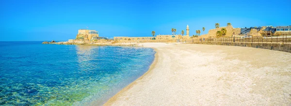 La spiaggia panoramica di Cesarea — Foto Stock