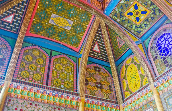 Färgglada taket i Emir's Palace — Stockfoto