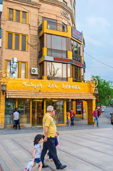 The tourist street in Yerevan — Stock Photo, Image