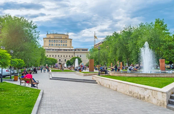 Park w centrum Yerevan — Zdjęcie stockowe