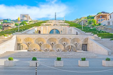Cascade'in karmaşık yapısı