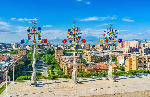 Gli alberi di vetro e metallo — Foto Stock