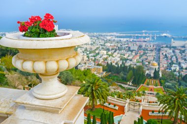 Taş vazo Manzaralı