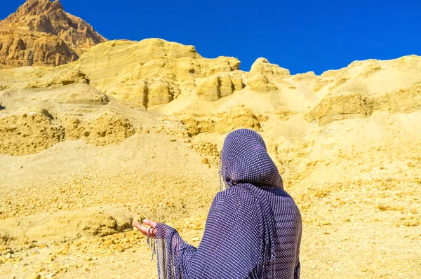 La prière dans le désert — Photo