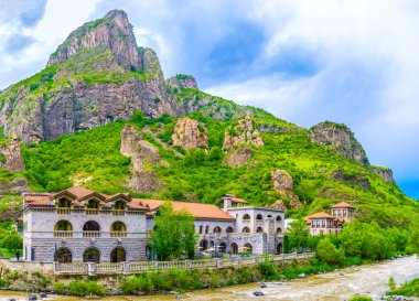Dağlar daki lüks otel