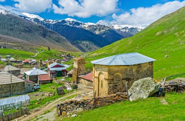 Ushguli kilise Hill'de