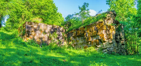 Die Kirche im Boden — Stockfoto