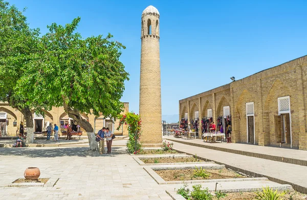 The tiny minaret in the courtyard — Stock Photo, Image