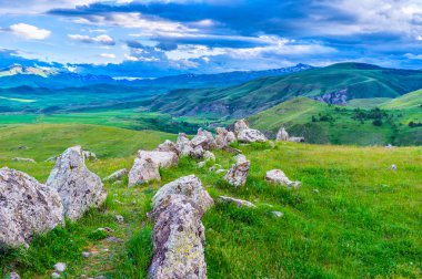 Yaylalarda taş sokak 
