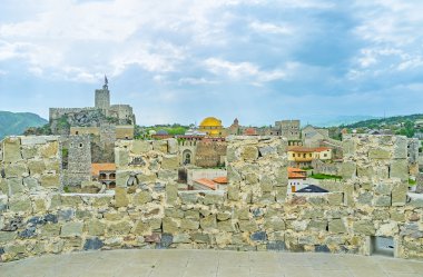 Siperlerden Rabati kale Manzaralı