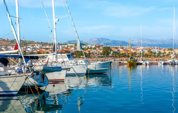 Njut av morgonen i hamn — Stockfoto