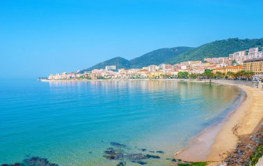 Ajaccio merkezi plaj