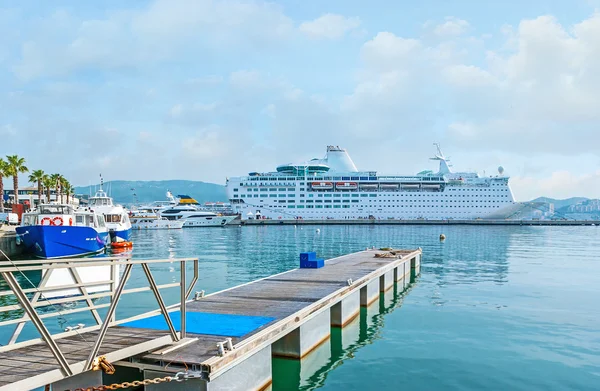 The cruise liner in Ajaccio — Stock Photo, Image