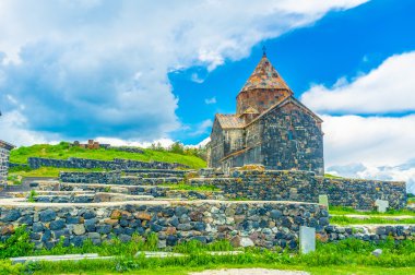 Sevan Yarımadası üzerinde manastır
