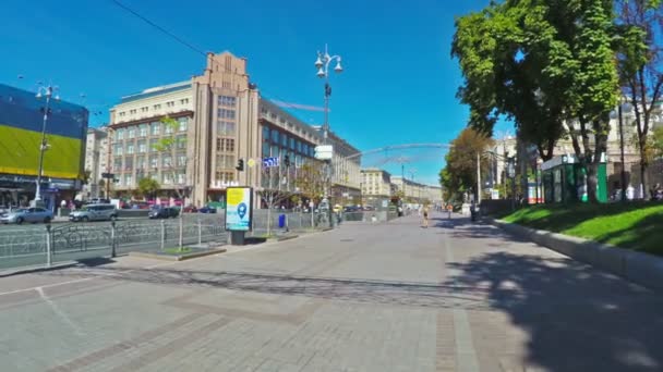 O passeio na avenida Khreshchatyk — Vídeo de Stock