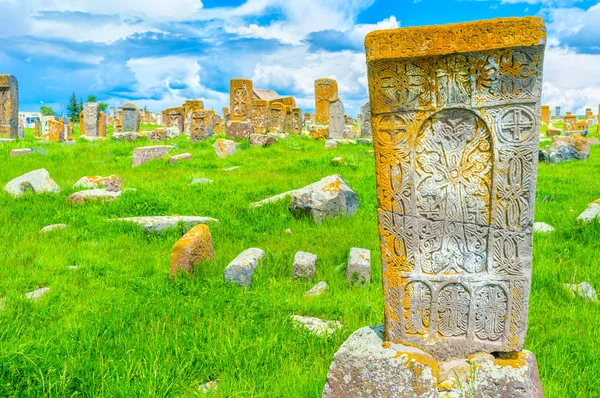 Khachkar に地衣類 — ストック写真