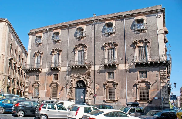 Het paleis in Manganelli Square — Stockfoto