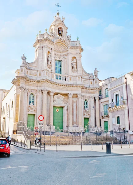 Die stiftskirche santa maria dell 'elemosina in catania — Stockfoto