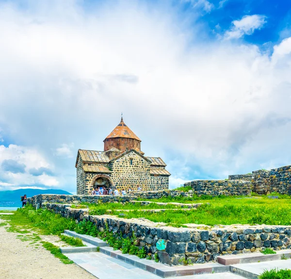 Los turistas en la península de Sevan —  Fotos de Stock