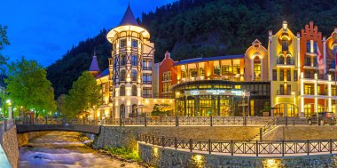 Gürcü spa tesisinde akşam