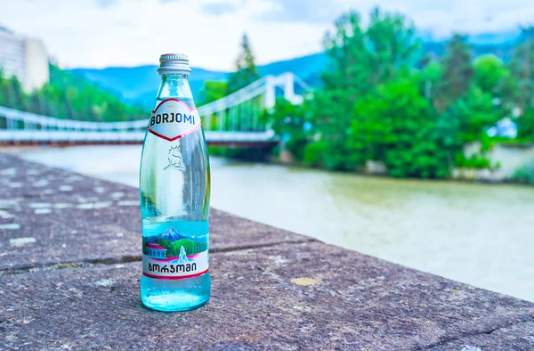 Jak pít Borjomi v Borjomi — Stock fotografie