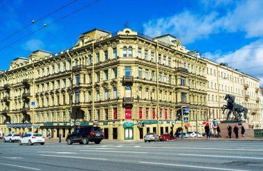 Anichkov Köprüsü'nde