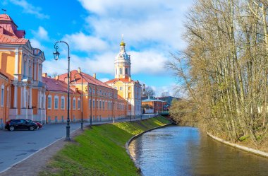 Monastyrka Nehri'nin dolgusu