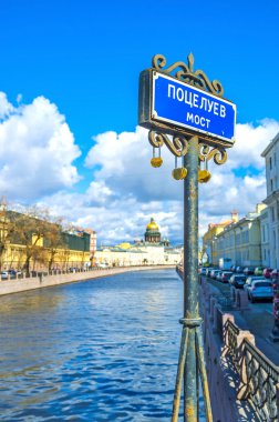 St Petersburg Potseluev Köprüsü tabelası