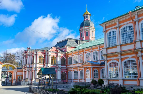 Las iglesias del monasterio Alexander Nevsky — Foto de Stock