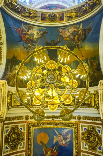 Horní mez katedrály svatého Isaaca v Petrohradu — Stock fotografie