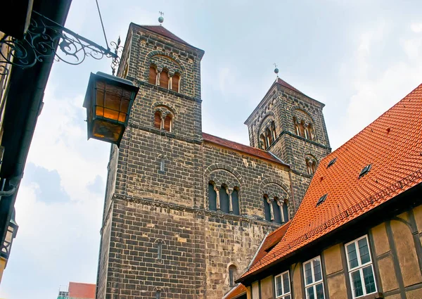 Torres Basílica Romanesca Monumental Igreja Colegial São Servácio Localizada Topo — Fotografia de Stock