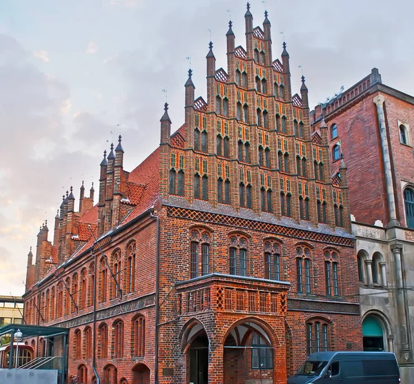 Das Beeindruckende Rote Backsteingebäude Des Alten Rathauses Ist Das Älteste — Stockfoto