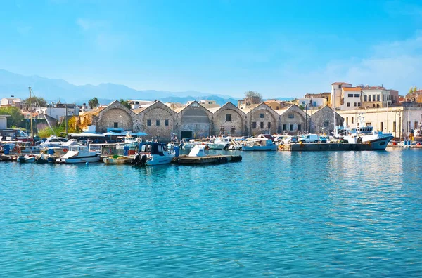 Verken Venetiaanse Haven Van Chania Met Bestaande Stenen Scheepswerven Kreta — Stockfoto