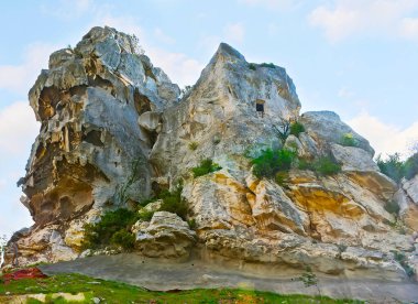 Yıkılmış Chateau de Baux 'un büyük kireçtaşı oluşumu Alpilles massif' in ortasında, Les Baux-de-Provence, Fransa