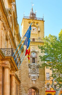 Aix-en-Provence Ortaçağ Çan Kulesi veya Saat Kulesi, Fransa 'nın Ville Meydanı Oteli' nde astronomik saatli.