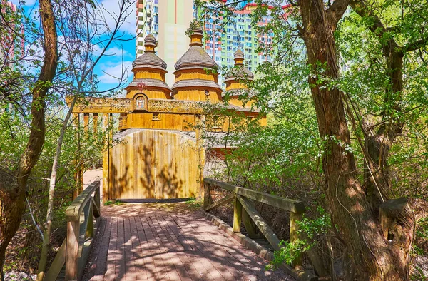Деревянный Мост Ворота Старинной Деревянной Церкви Селе Мамаева Слободского Казачьего — стоковое фото