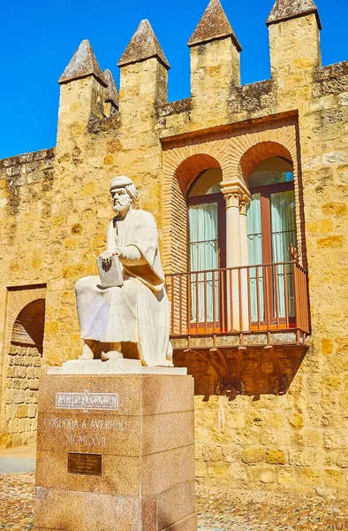 Cordoba España Septiembre 2019 Monumento Averooes Ibn Rushd Frente Muralla —  Fotos de Stock