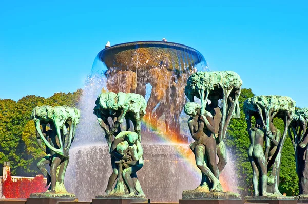 Sculptural Groups Bronze Front Rainbow Burden Life Fountain Vigeland Installation — 图库照片