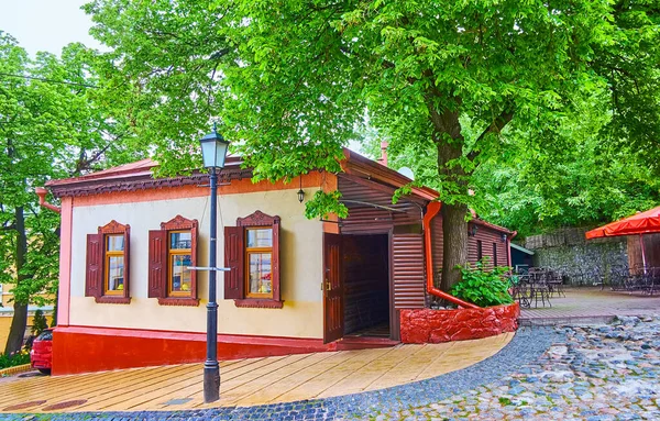 伝統的なヴィンテージのハタハウス レストランとして機能し アンドリューの降下に位置 キエフ ウクライナ — ストック写真