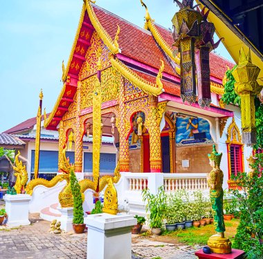 Geleneksel Lanna fenerleriyle Wat Tanga Tapınağı 'nın muhteşem manzarası, Lamphun, Tayland