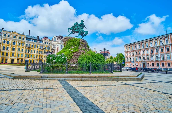 Kyiv Cityscape Historic Edifices Monument Ukrainian Hetman Bohadan Khmelnytsky Kyiv — Stock Photo, Image