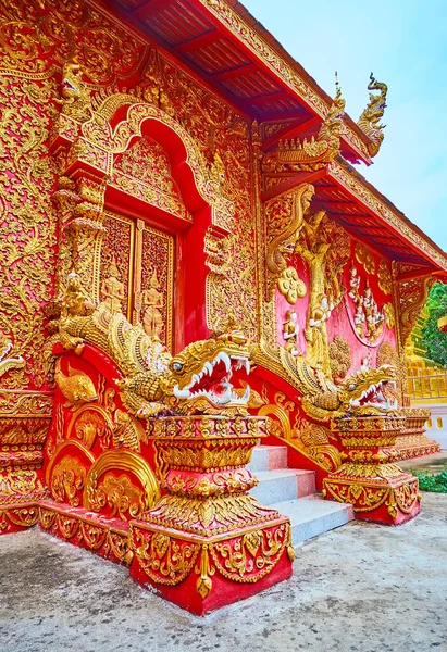 Side Entrance Wat Phrao Wat Lum Viharn Guarded Mom Mythical — Stock Photo, Image