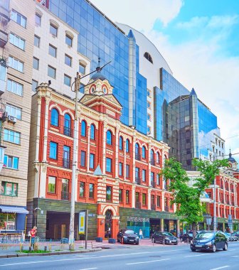 KYIV, UKRAINE - 13 Haziran 2021: 13 Haziran 'da Kyiv' de, Zhylianska caddesinde bulunan Avrasya İş Merkezi binası