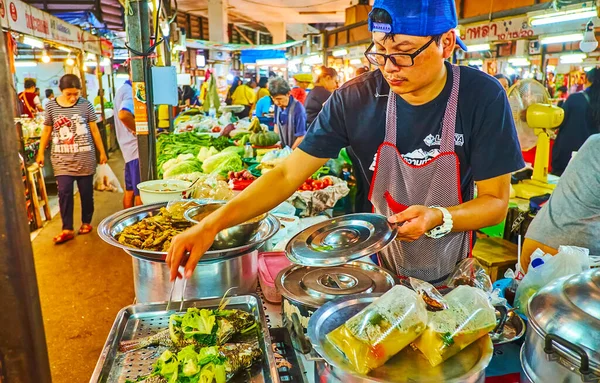 Lampang Tailandia Mayo 2019 Vendedor Cocina Pescado Vapor Con Verduras —  Fotos de Stock