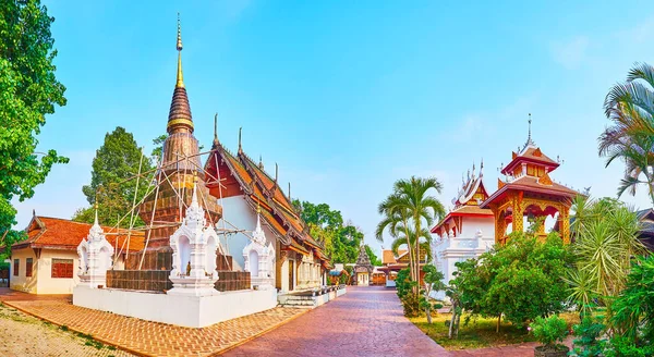 Panorama Wat Pratu Pong Temple Kompleks Chedi Sanktuaria Rakang Dzwonnica — Zdjęcie stockowe