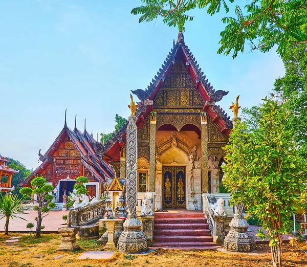 Viharn Wat Pratu Pong Ricamente Decorado Com Padrões Esculpidos Dourado — Fotografia de Stock