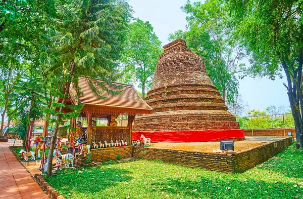 Ruïnes Van Oude Baksteen Stupa Gebouwd Overblijfselen Van Koninklijke Paard — Stockfoto