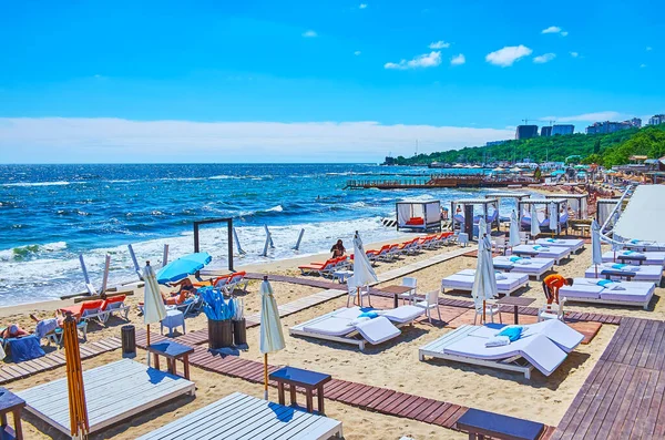Rows Sunbeds Sunshades Sand Shore Otrada Beach Black Sea Odessa — Stock Photo, Image